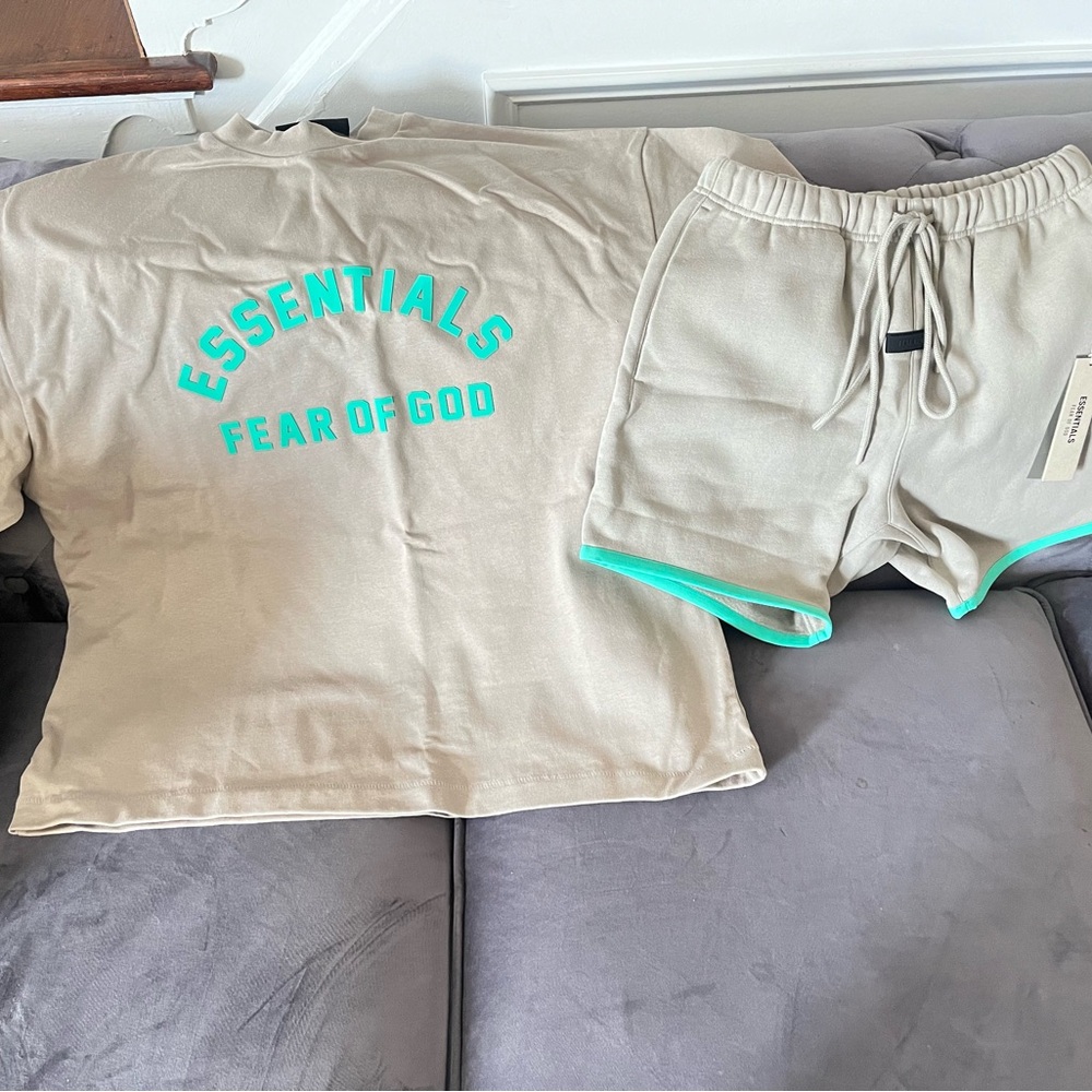 ESSENTIALS - Fear of God. L/S T-shirt + sweat shorts (set). Men’s XS. Brand New.